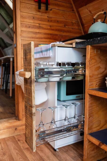 Robin Nest - Cosy Shepherd'S Hut Hideaway Callington Exteriör bild