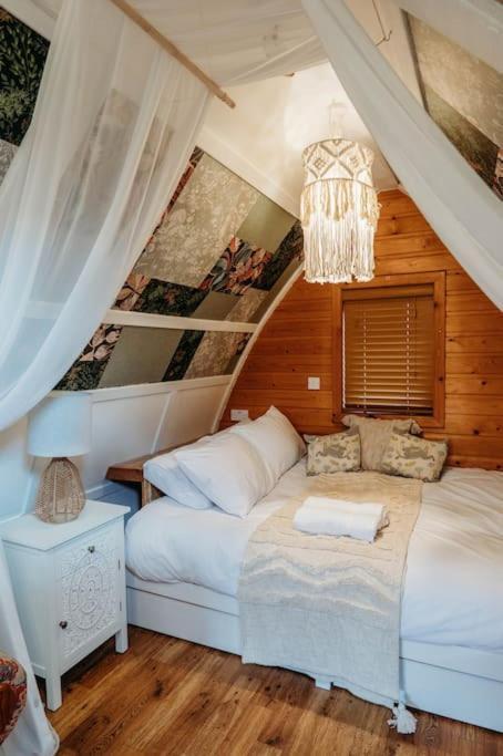 Robin Nest - Cosy Shepherd'S Hut Hideaway Callington Exteriör bild